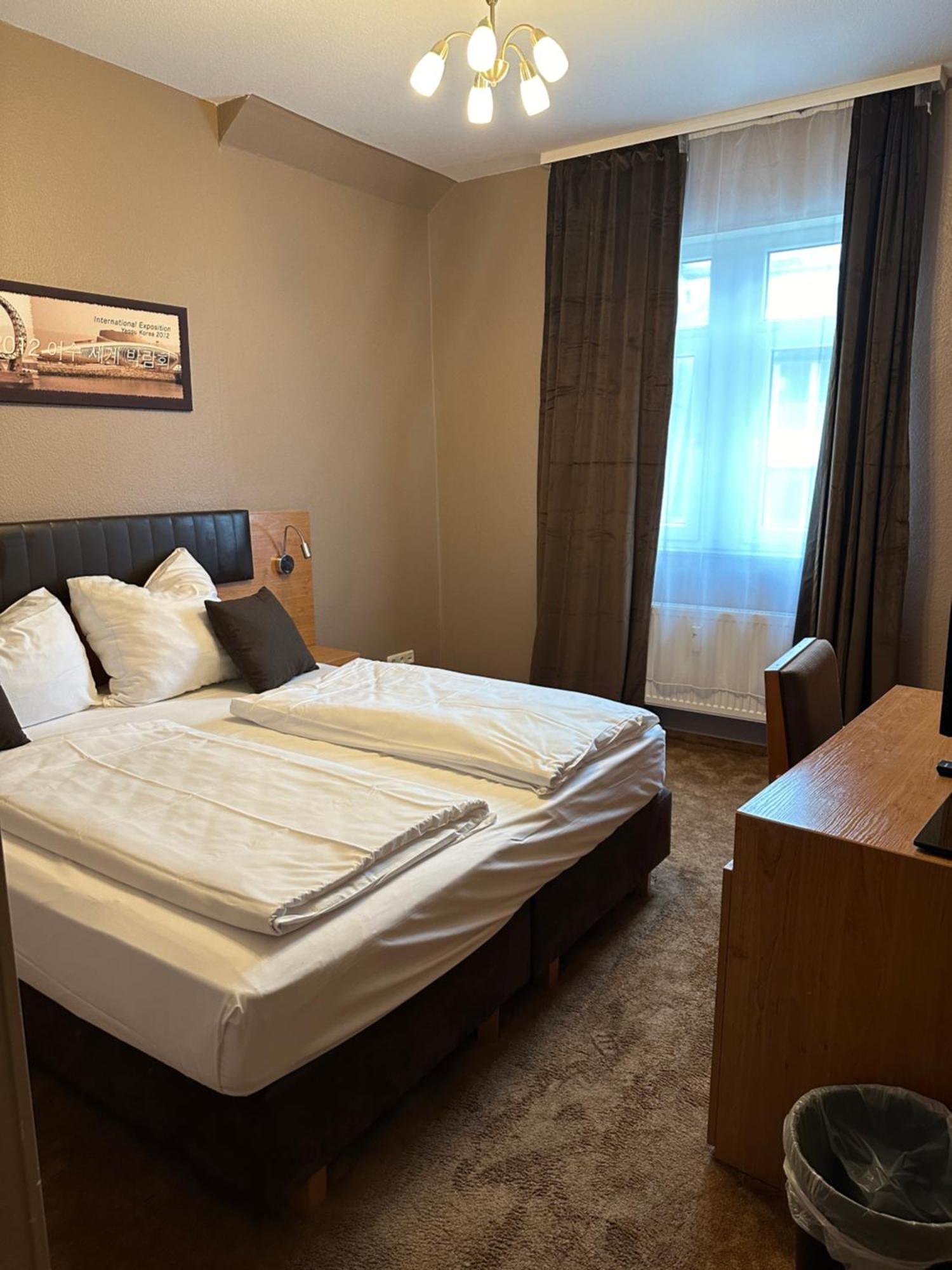 Hotel Expo Frankfurt City Centre Франкфурт на Майн Екстериор снимка