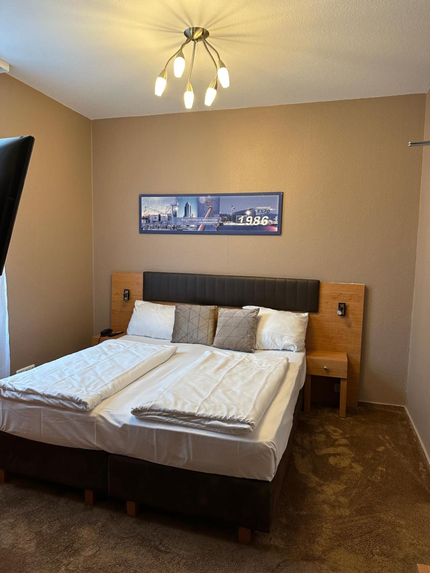 Hotel Expo Frankfurt City Centre Франкфурт на Майн Екстериор снимка