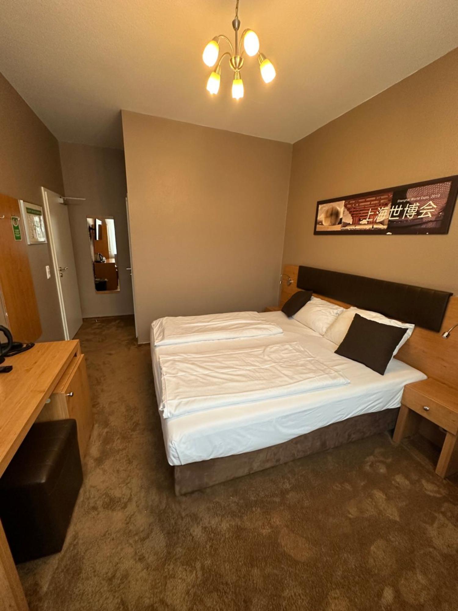 Hotel Expo Frankfurt City Centre Франкфурт на Майн Екстериор снимка