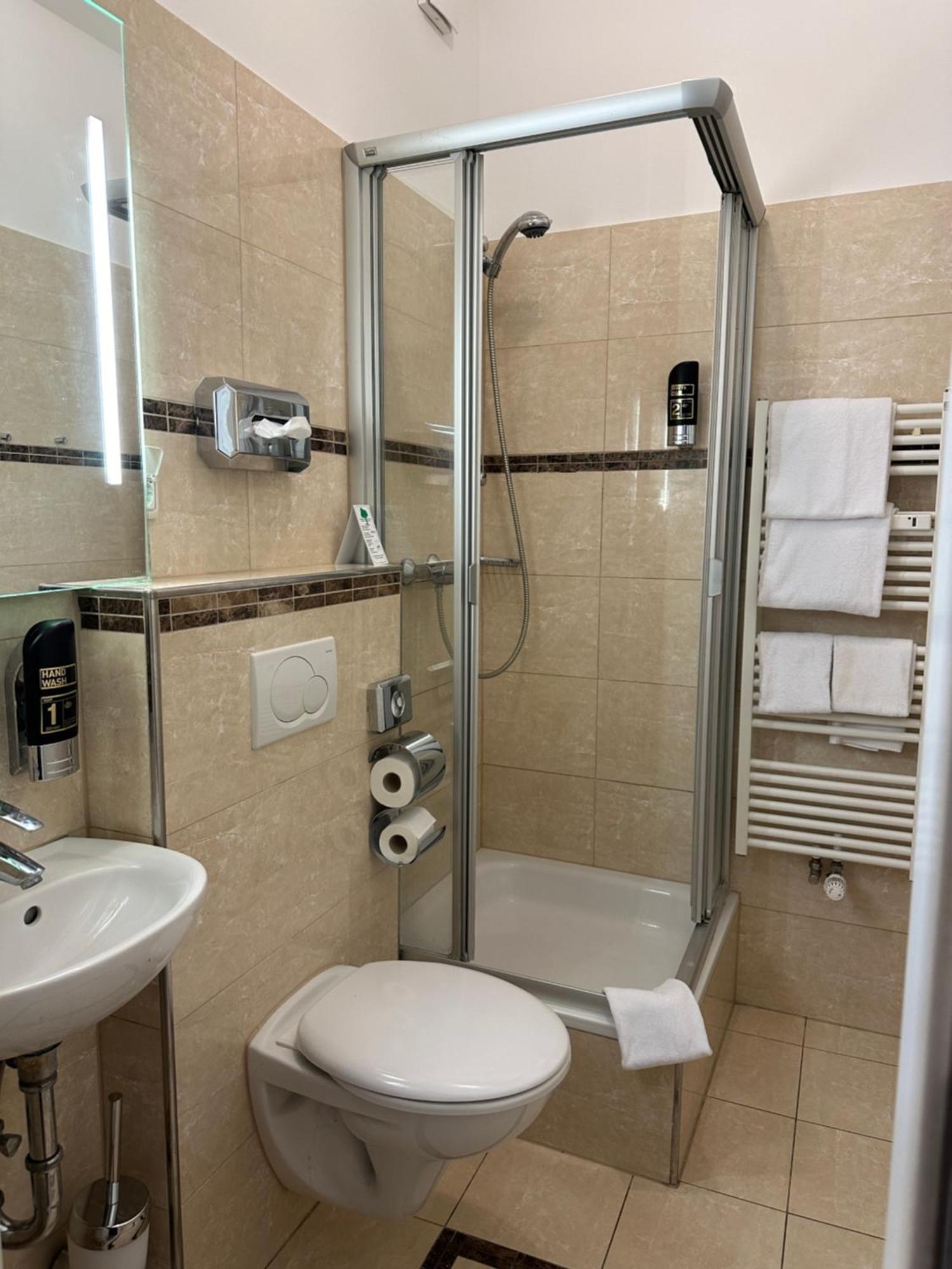 Hotel Expo Frankfurt City Centre Франкфурт на Майн Екстериор снимка
