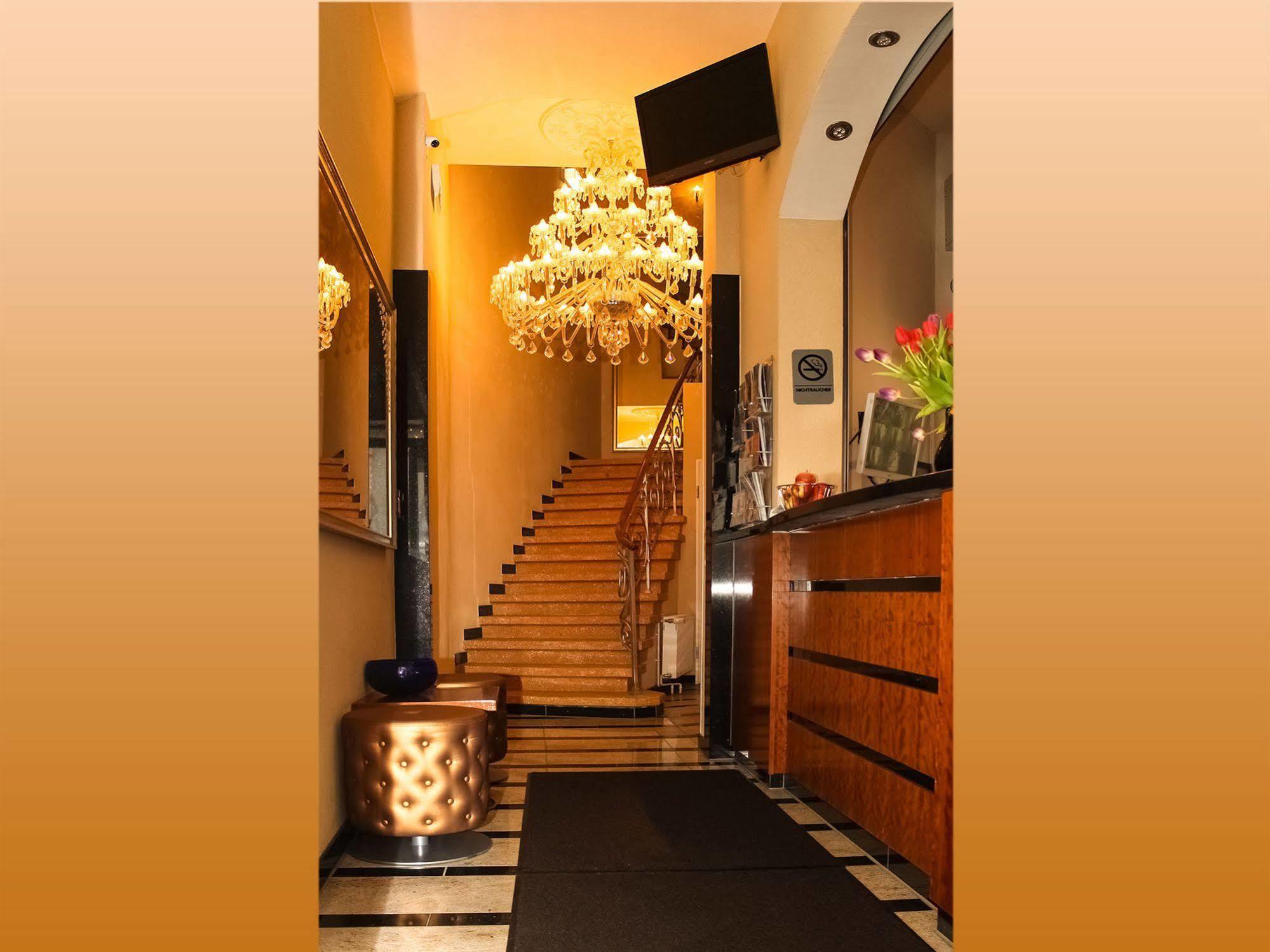 Hotel Expo Frankfurt City Centre Франкфурт на Майн Екстериор снимка